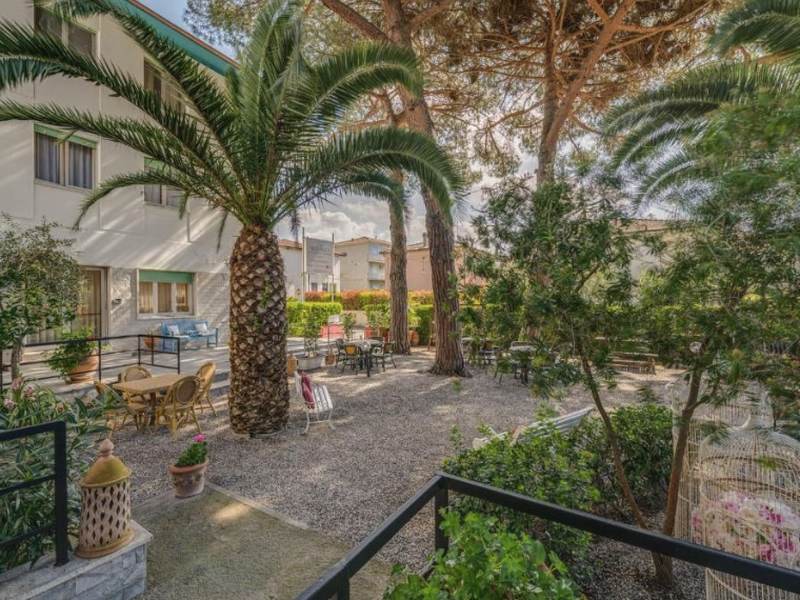 Esterni dell'hotel di Marina di Cecina