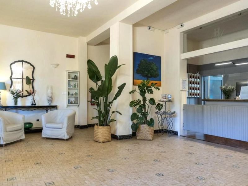 Hall dell'hotel di Marina di Cecina