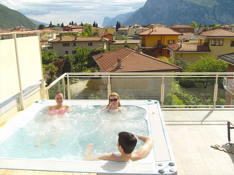 Jacuzzzi